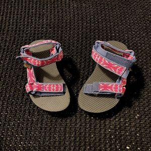 Toddler girl Teva Mid form Sandals size 9